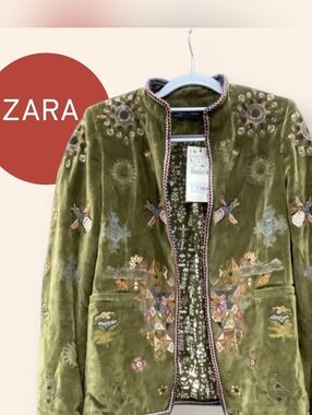 Zara Embroidered Velvet Bee Jacket Size L NWT
